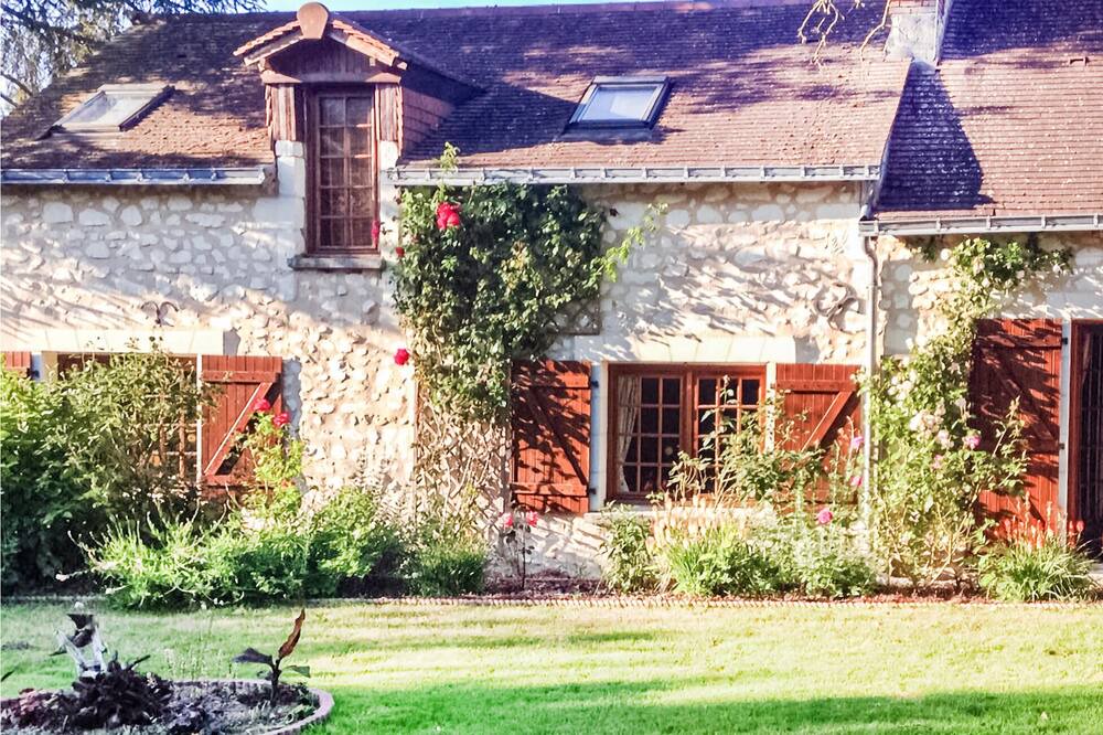 Photo of Outdoor in Noyant-Villages