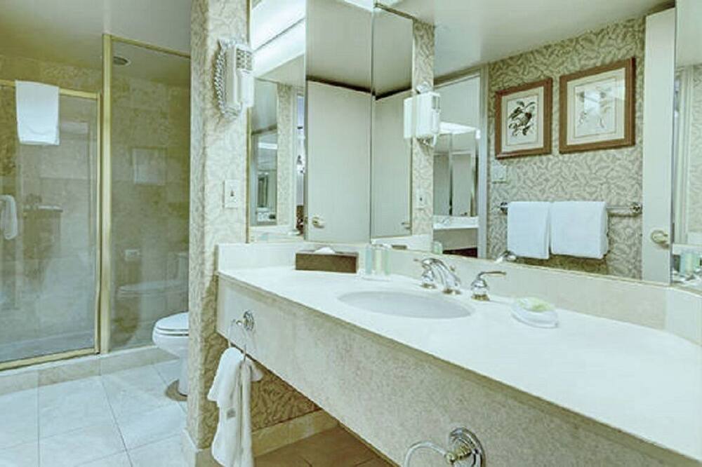 Photo of Bathroom in Oro-Medonte