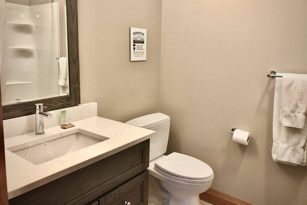 Photo of Bathroom in Muskoka Lakes