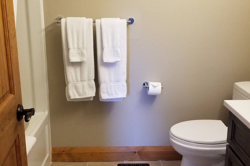 Photo of Bathroom in Muskoka Lakes
