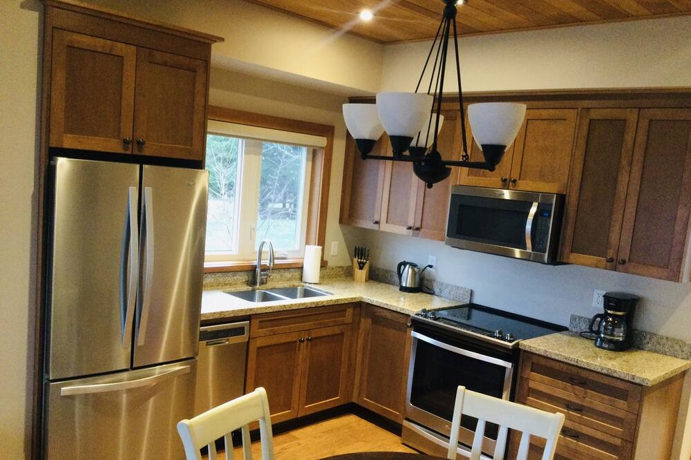 Photo of Kitchen in Muskoka Lakes
