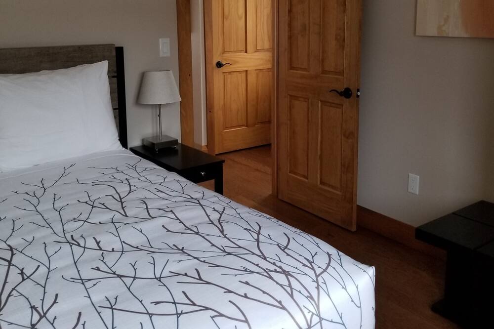 Photo of Bedroom in Muskoka Lakes