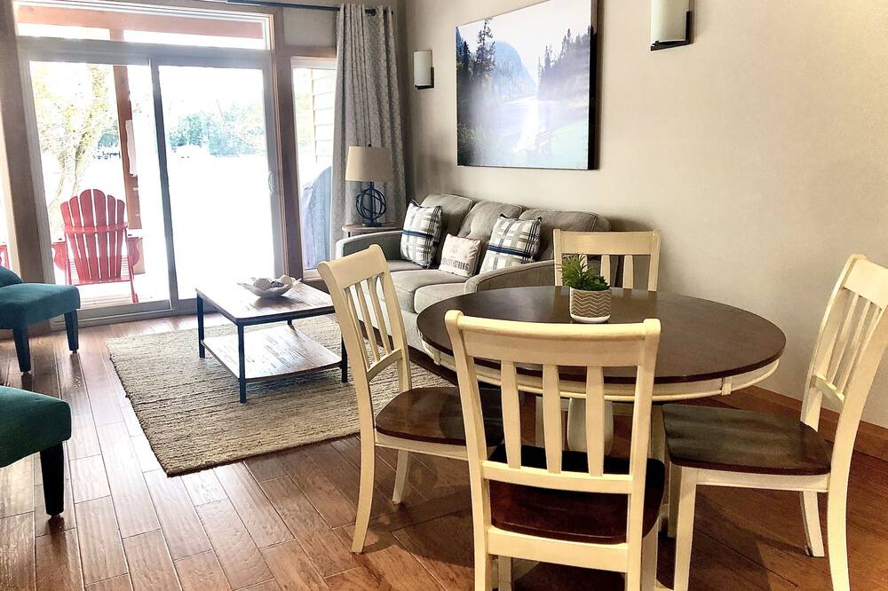 Photo of Livingroom in Muskoka Lakes