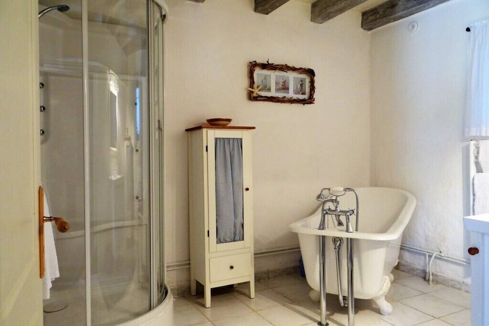 Photo of Bathroom in Le Vigan