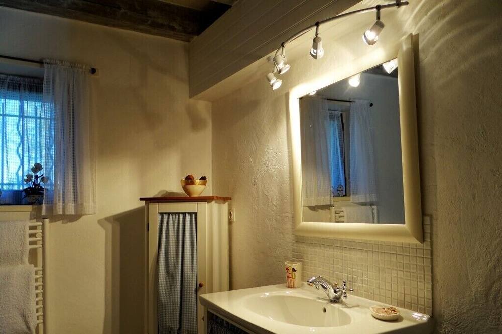 Photo of Bathroom in Le Vigan