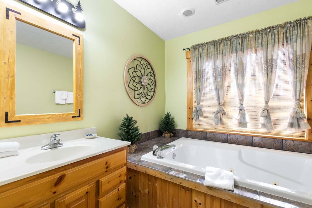Photo of Bathroom in Gatlinburg