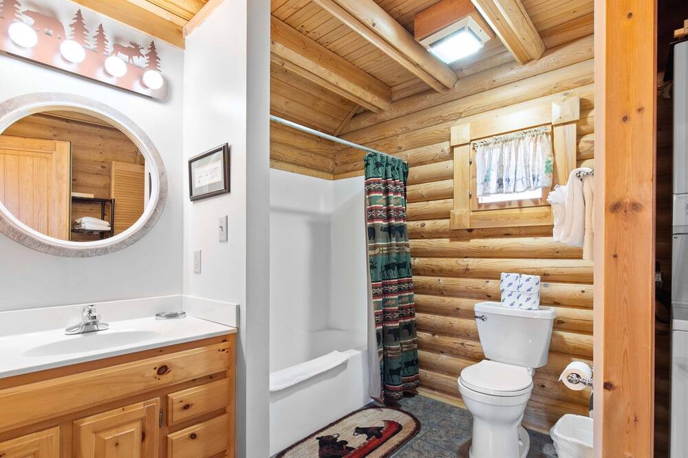 Photo of Bathroom in Gatlinburg