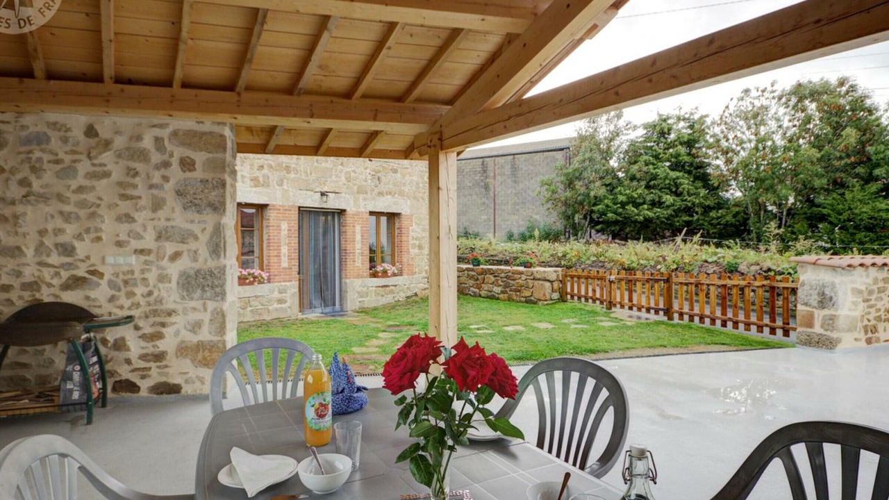 Photo of Outdoor in Saint-Hilaire-Cusson-la-Valmitte