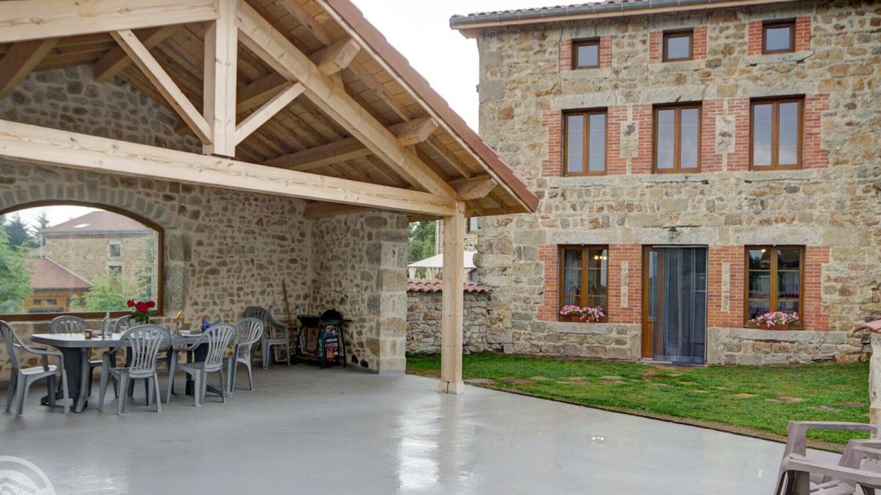 Photo of Outdoor in Saint-Hilaire-Cusson-la-Valmitte