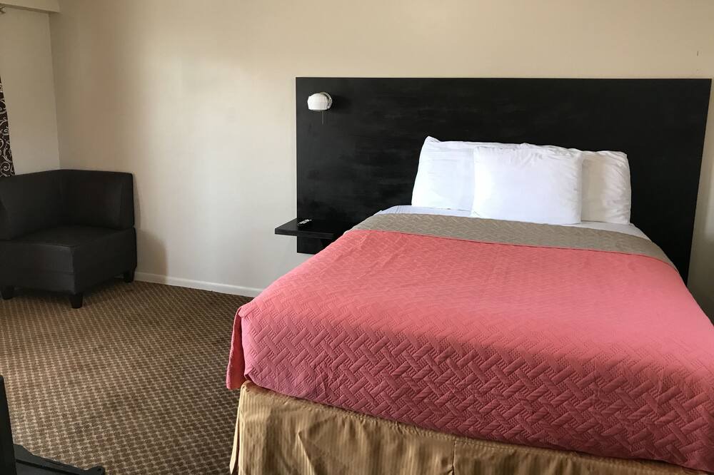 Photo of Bedroom in Knob Noster