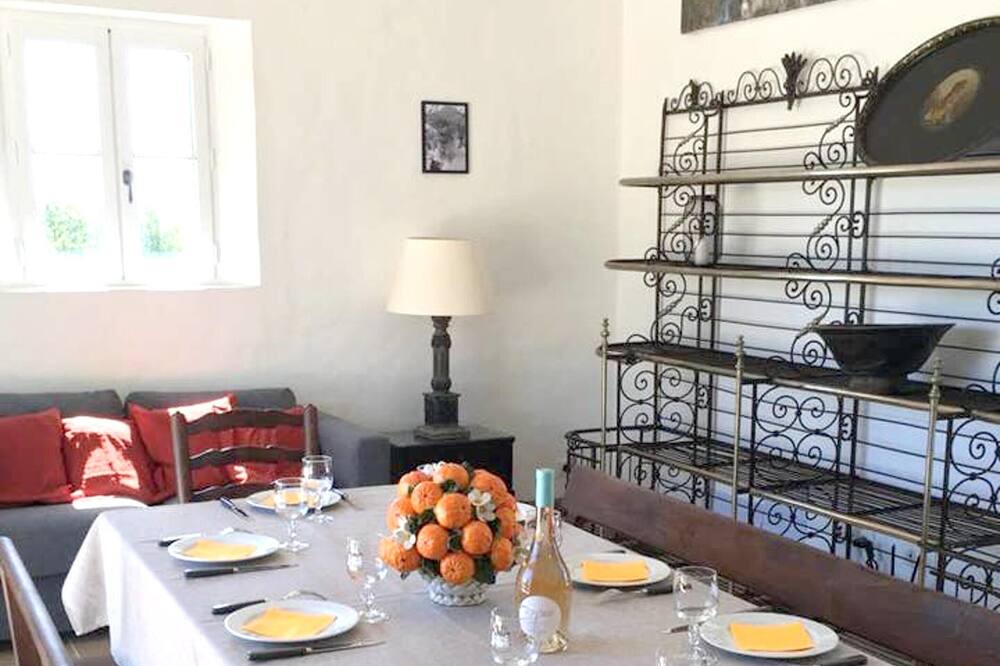 Photo of Livingroom in Cahors