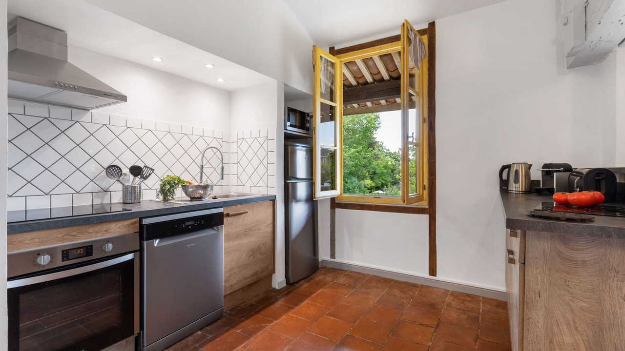 Photo of Kitchen in Servian