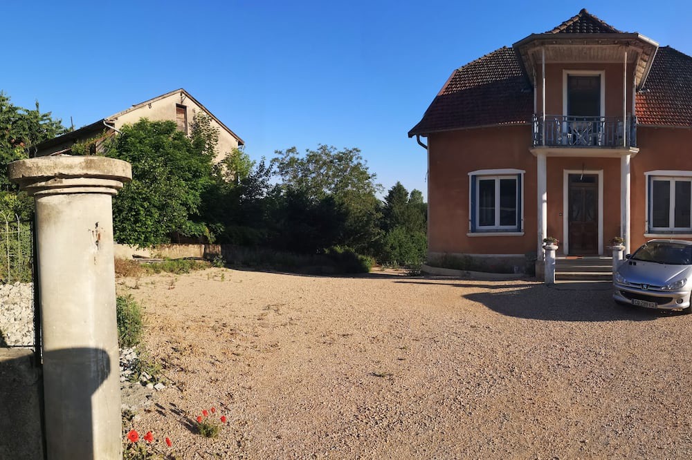 Photo of Outdoor in Saint-Genix-sur-Guiers