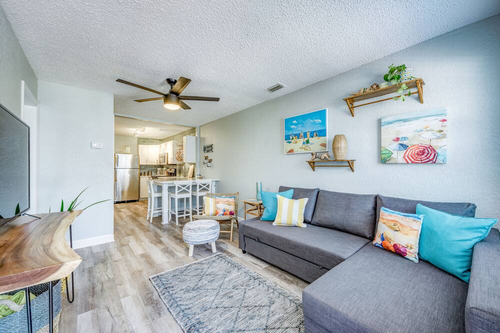 Photo of Livingroom in Jacksonville Beach