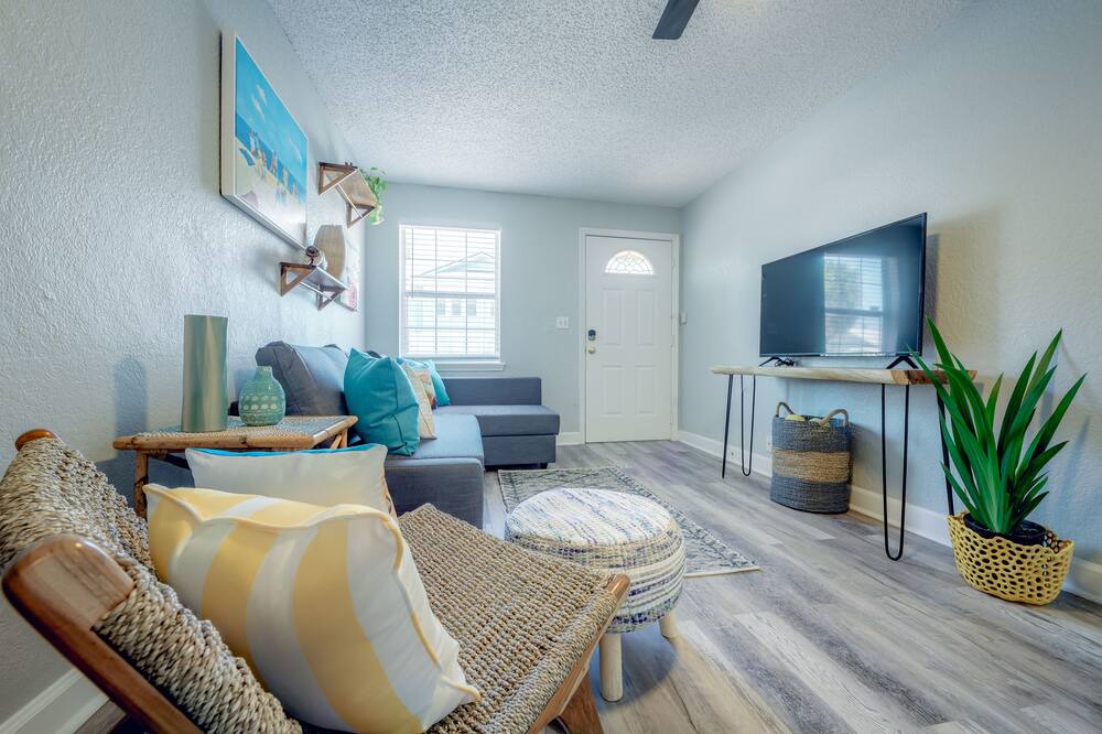 Photo of Livingroom in Jacksonville Beach