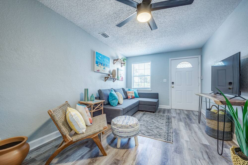Photo of Livingroom in Jacksonville Beach