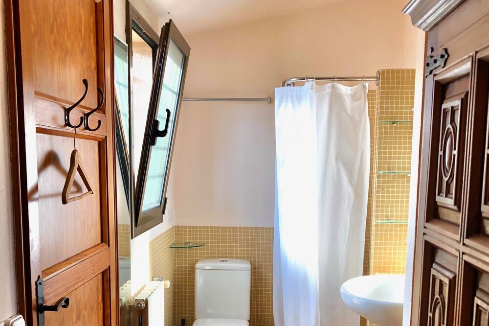 Photo of Bathroom in Llagostera