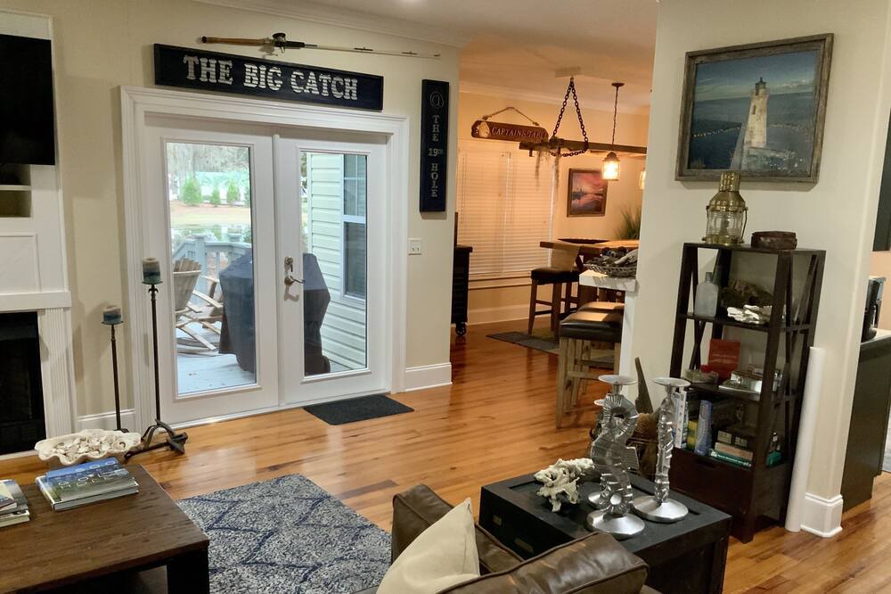 Photo of Livingroom in Darien