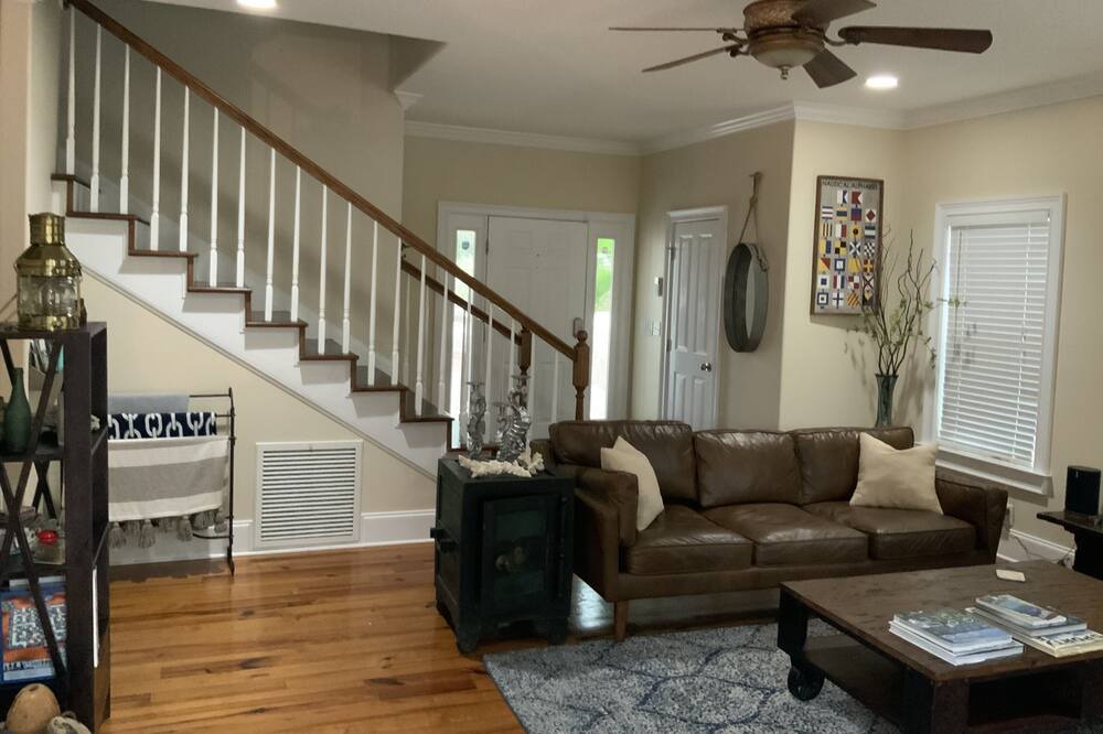 Photo of Livingroom in Darien