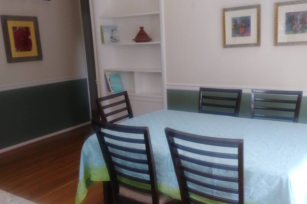 Photo of Livingroom in Gaithersburg