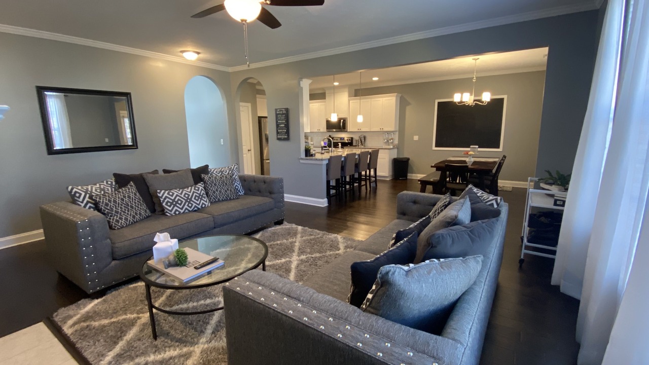 Photo of Livingroom in Canterbury Farms