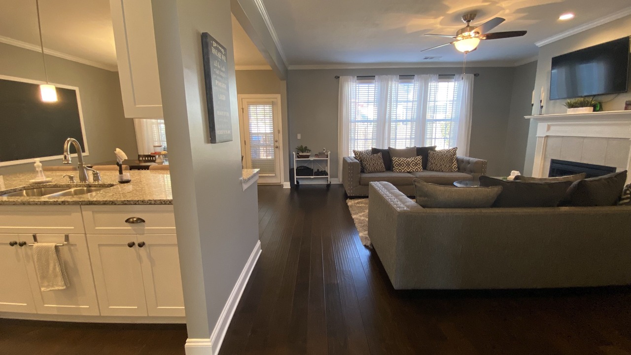 Photo of Livingroom in Canterbury Farms