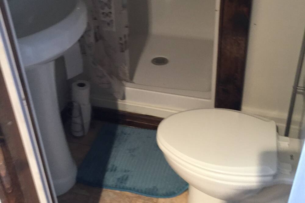 Photo of Bathroom in Mammoth Spring