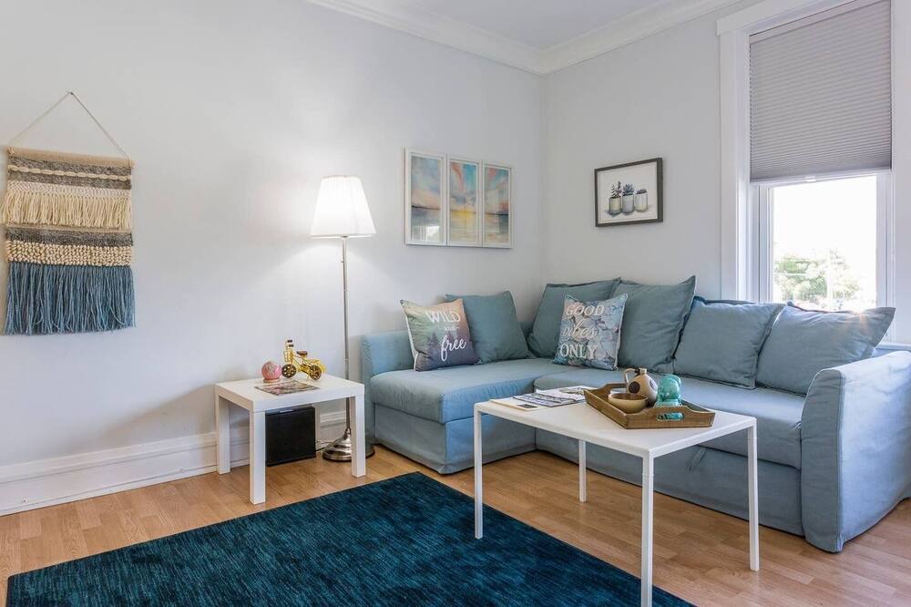 Photo of Livingroom in Forest Park