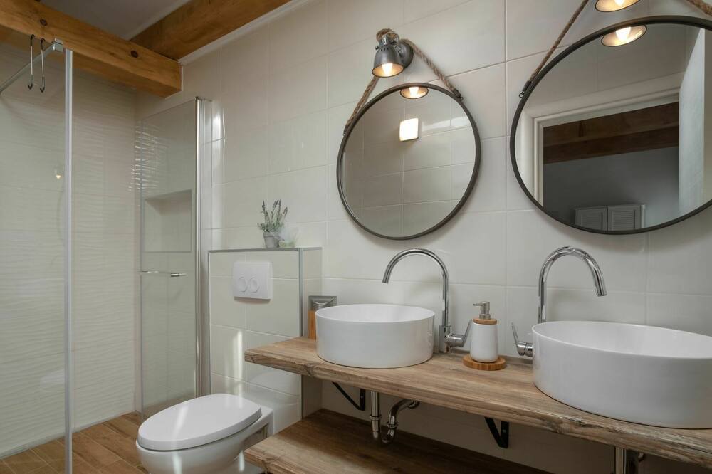 Photo of Bathroom in Drivenik