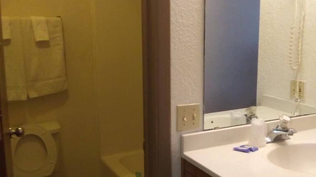 Photo of Bathroom in Lordsburg