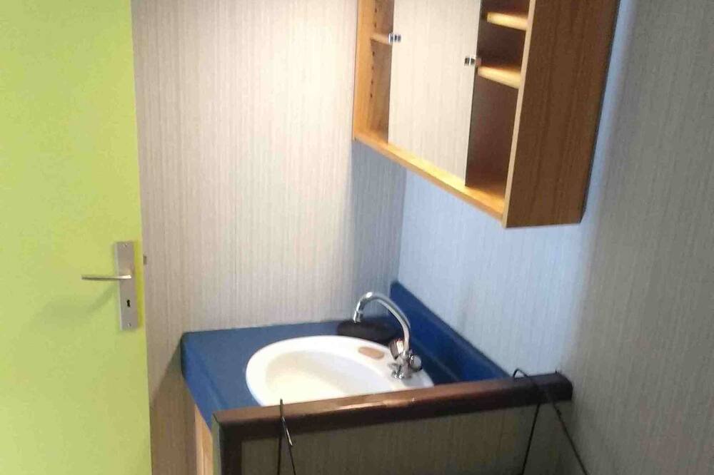 Photo of Bathroom in Esquieze-Sere