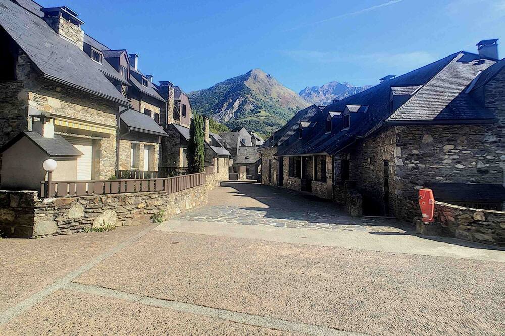Photo of Outdoor in Esquieze-Sere