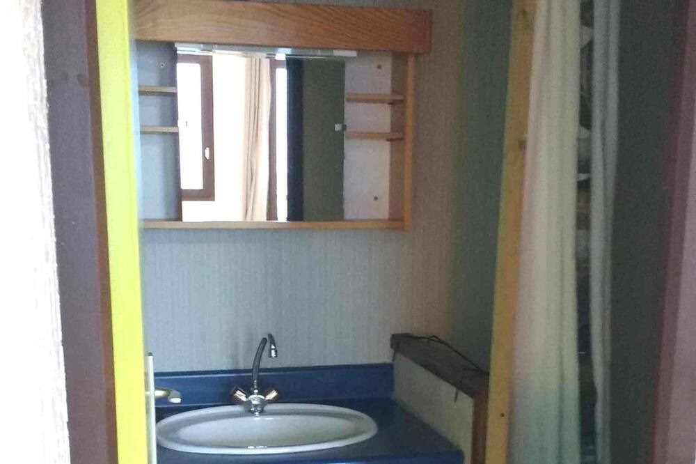 Photo of Bathroom in Esquieze-Sere