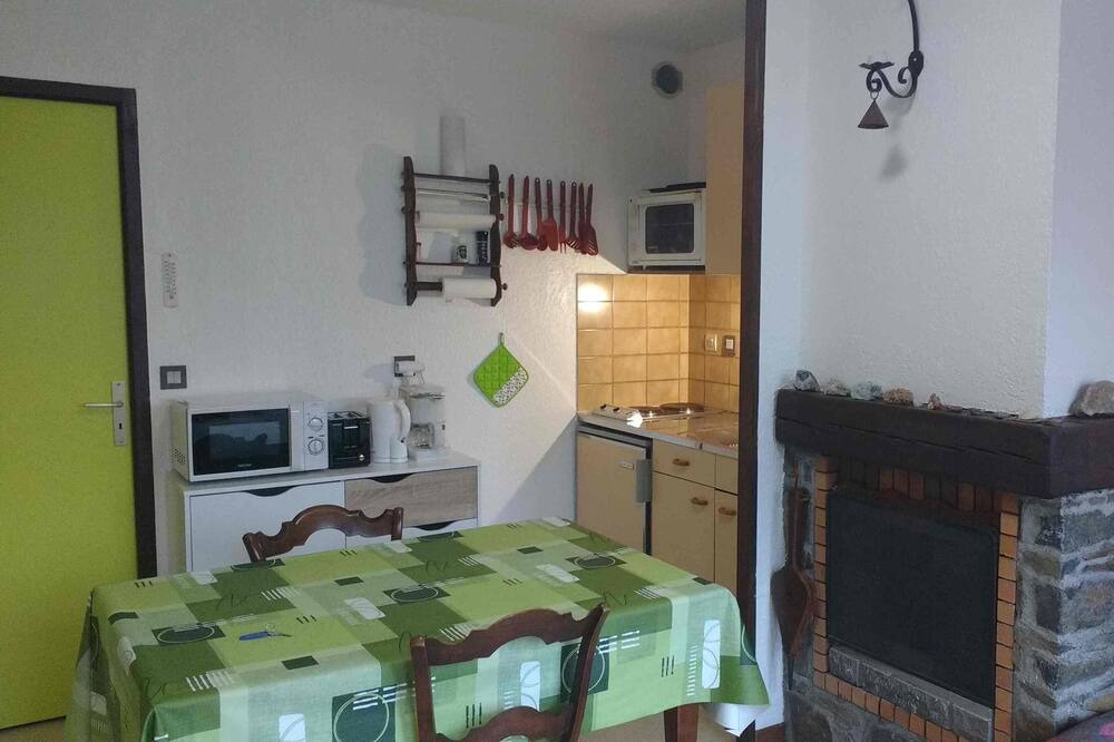 Photo of Livingroom in Esquieze-Sere