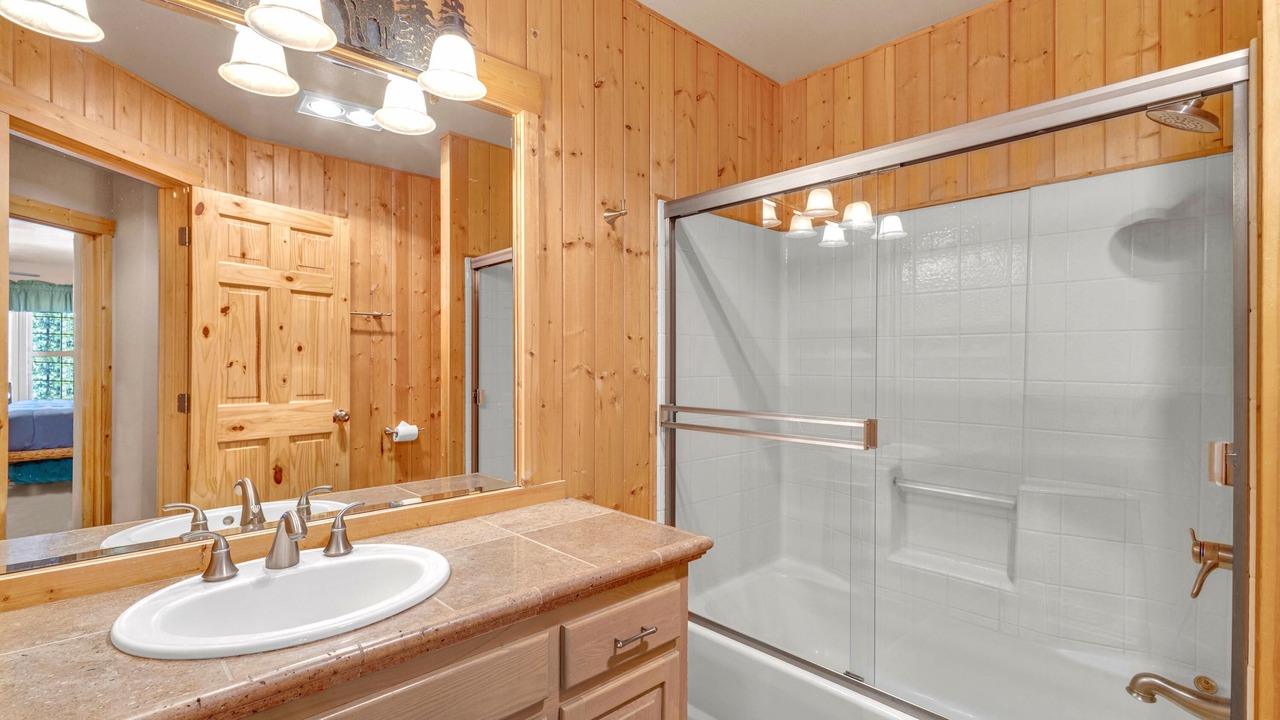 Photo of Bathroom in Sunriver