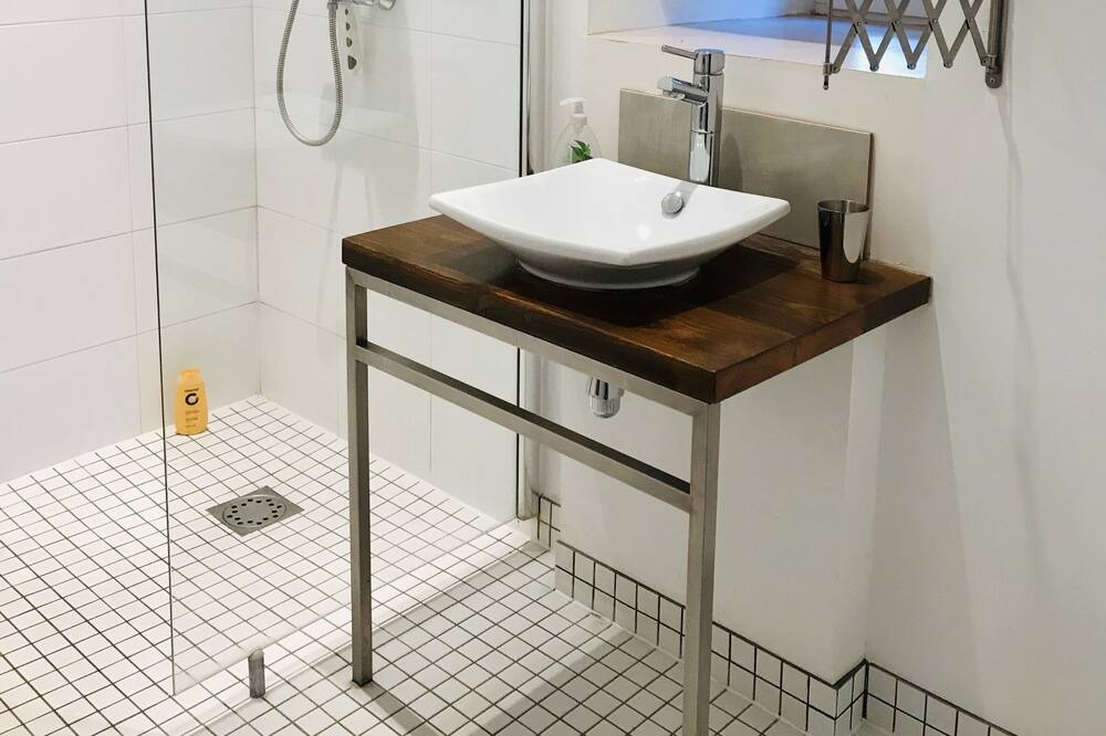 Photo of Bathroom in La Motte-Ternant