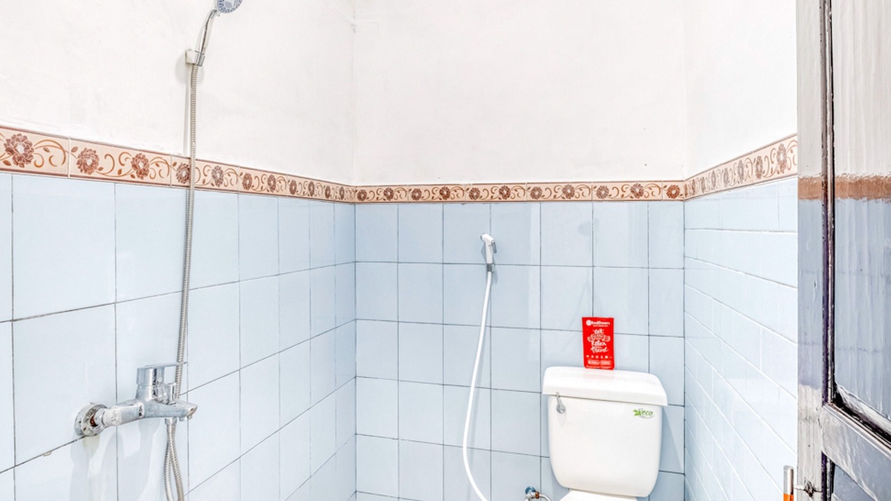 Photo of Bathroom in Kretek