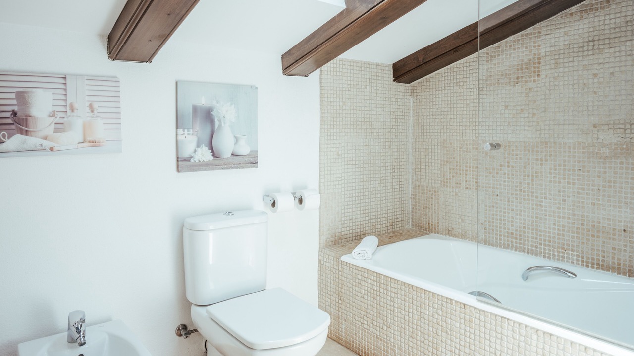 Photo of Bathroom in Camos