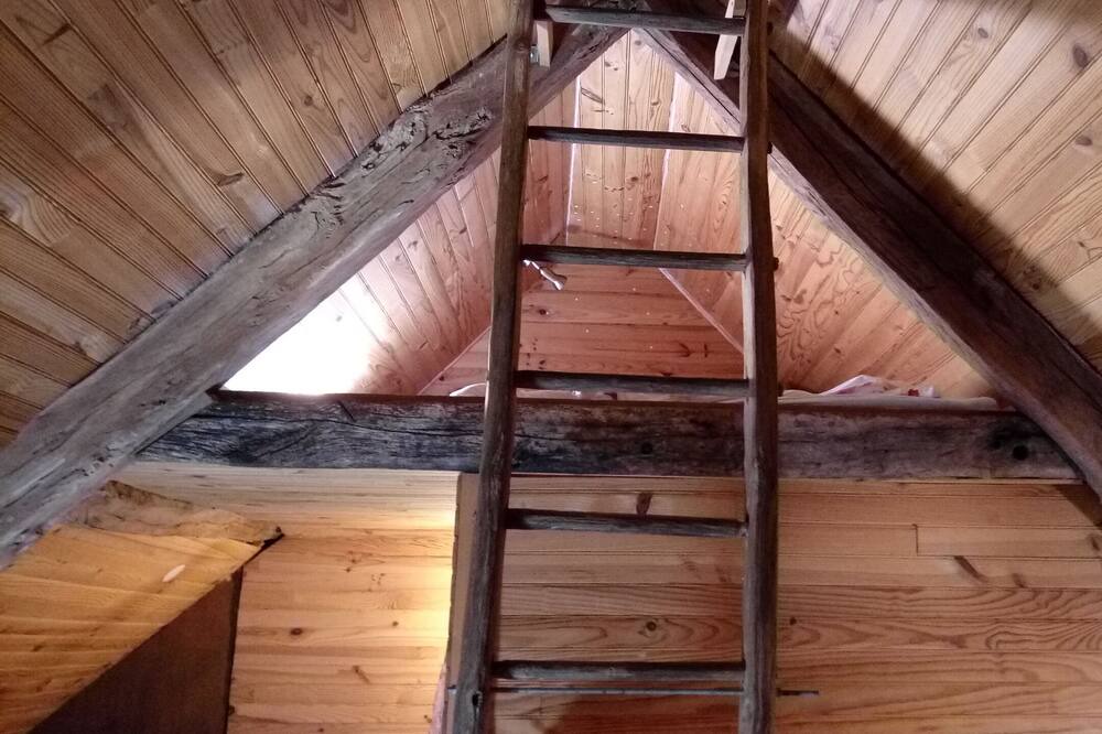 Photo of Bedroom in Montirat