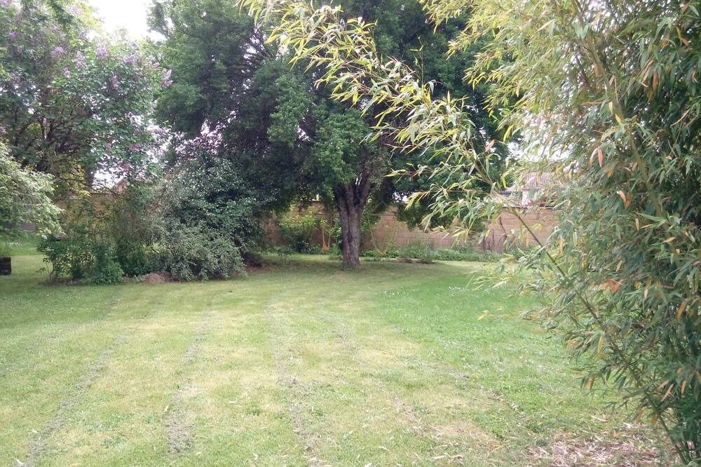 Photo of Outdoor in Montirat