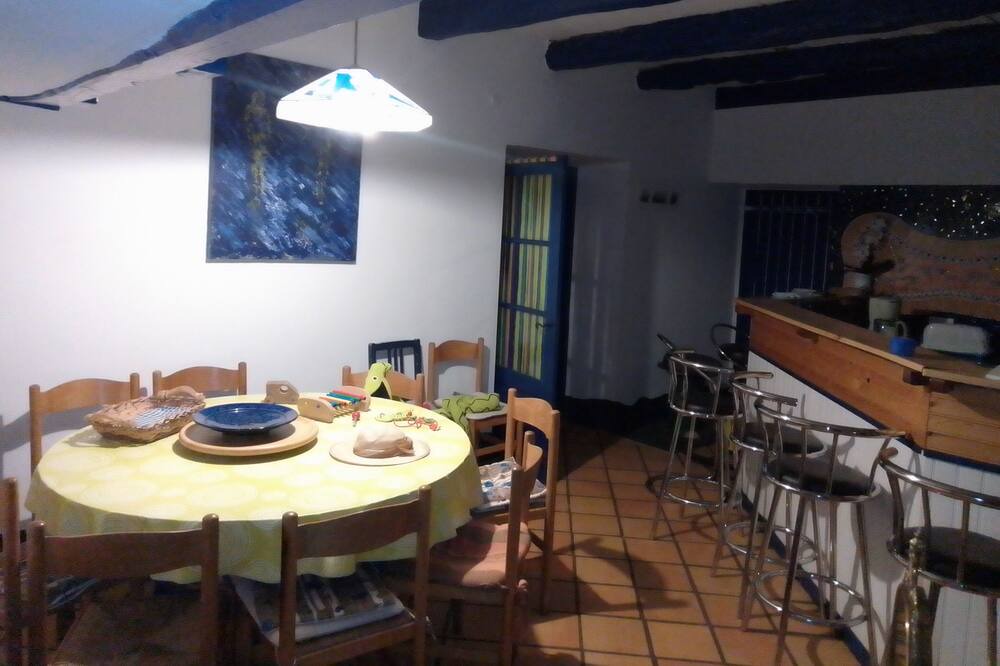 Photo of Kitchen in Montirat
