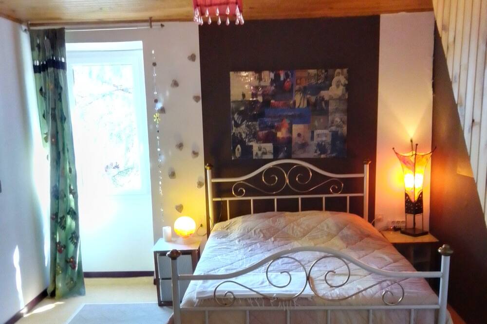 Photo of Bedroom in Montirat