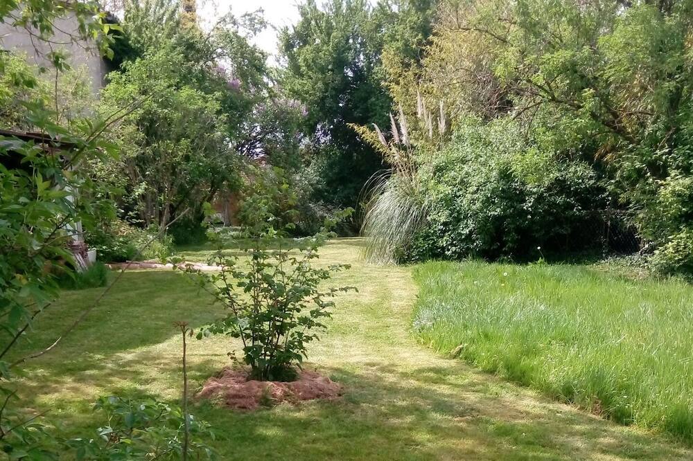 Photo of Outdoor in Montirat