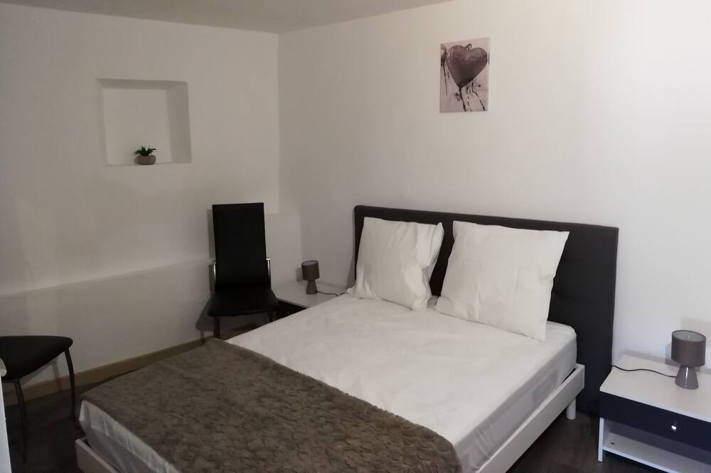 Photo of Bedroom in Azille