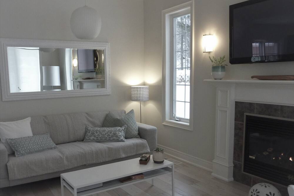 Photo of Livingroom in Crystal Beach