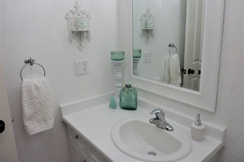 Photo of Bathroom in Crystal Beach
