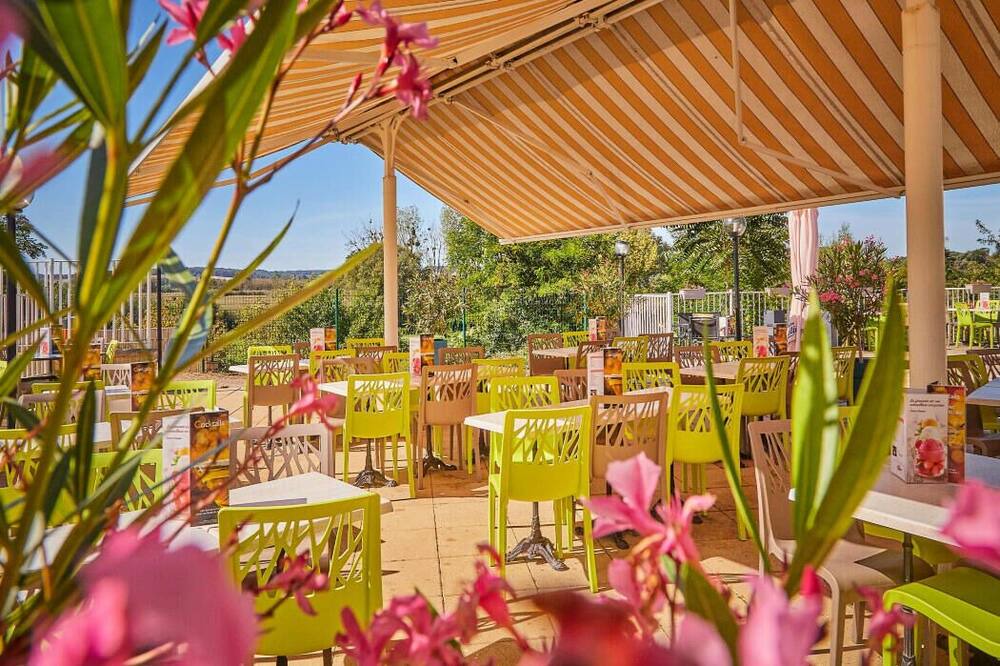 Photo of Outdoor in Trogues