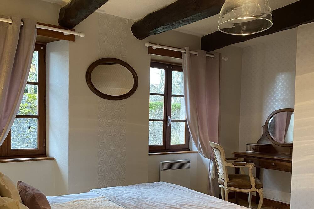 Photo of Bedroom in Castelnau-Pegayrols