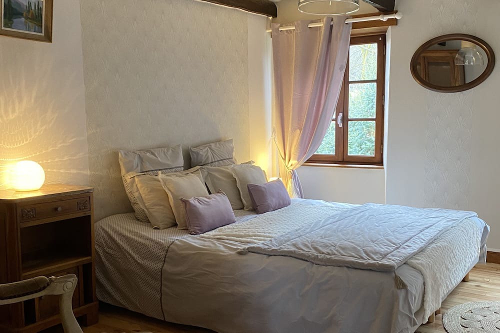 Photo of Bedroom in Castelnau-Pegayrols