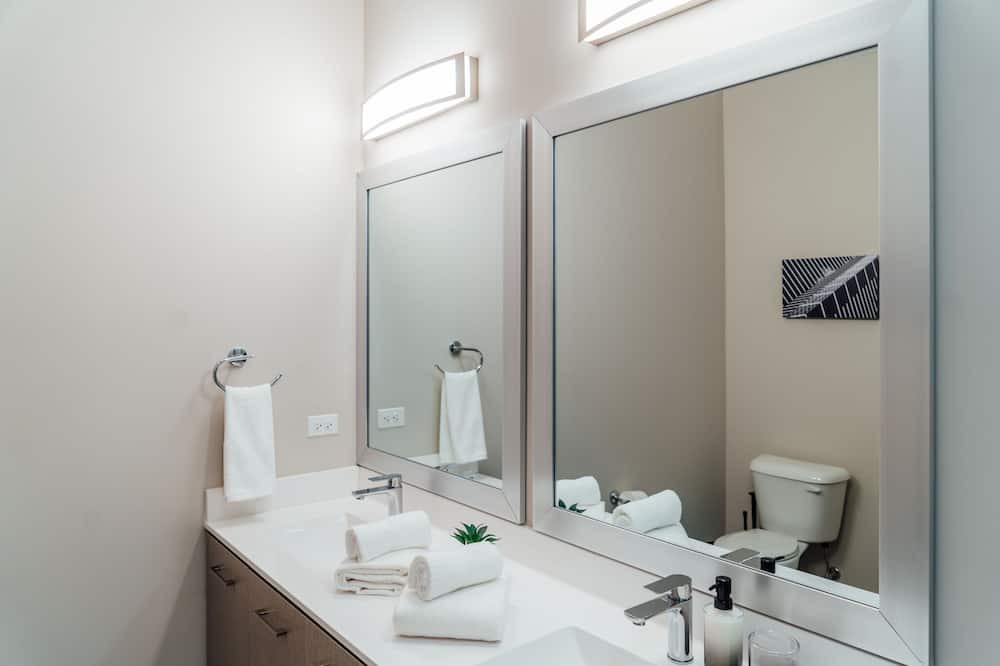 Photo of Bathroom in Forestview